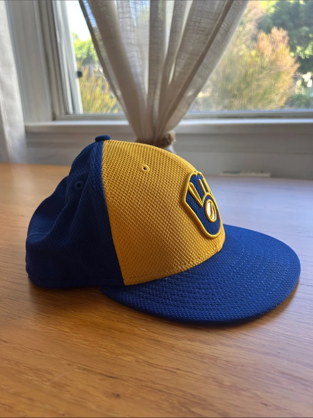 Milwaukee Brewers Hat. Size 7 3/4. 61.5cm.